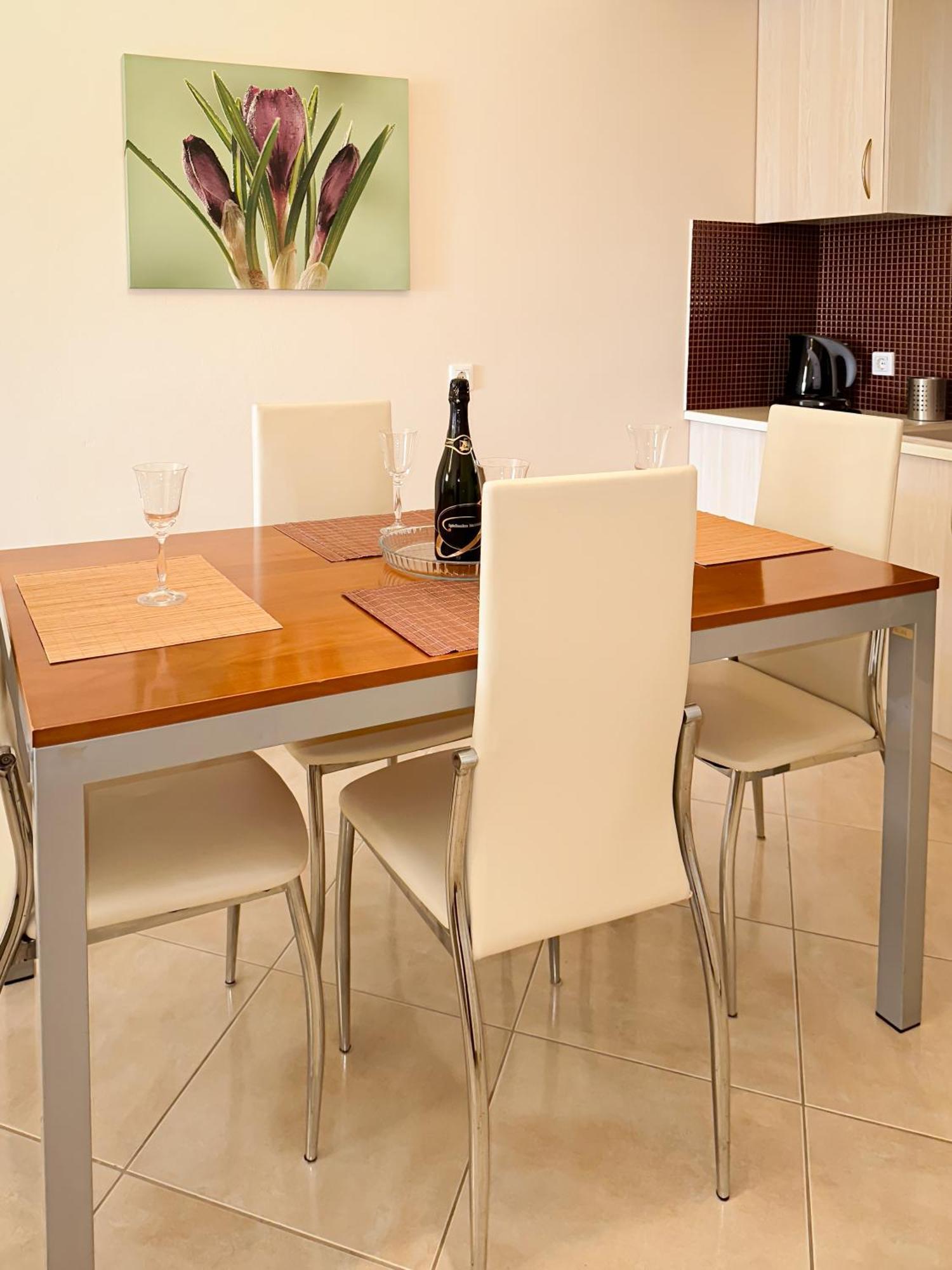 Sun N' Salt II Apartment Tolo Luaran gambar